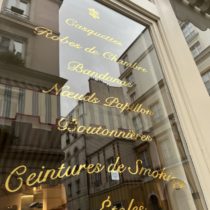Dorure effet miroir sur vitrine pour Cinabre Paris