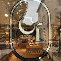 Vitrine enseigne dorure feuille d'or